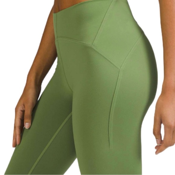 Lululemon InStill High-Rise Tight 25” Green Foliage Size 4 - Picture 4 of 10